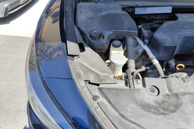 Used Infiniti QX60 2020 2.5 S/C Hybrid Two-Wheel-Drive Excellence Edition Engine Bay Right