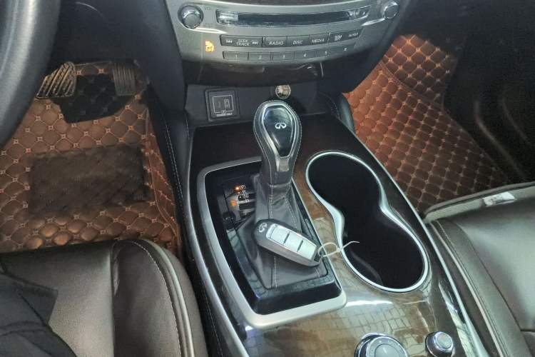 Used Infiniti QX60 2020 2.5 S/C Hybrid Two-Wheel-Drive Excellence Edition Gear Lever