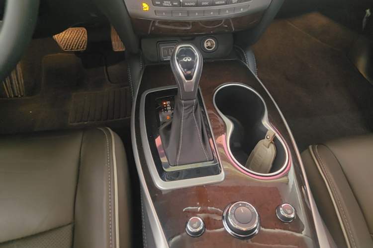 Used Infiniti QX60 2020 2.5 S/C Hybrid Two-Wheel-Drive Excellence Edition Gear Lever