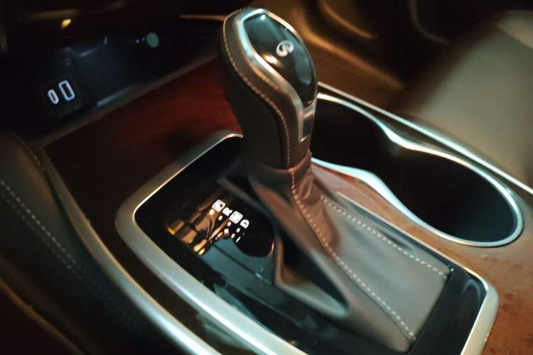 Used Infiniti QX60 2020 2.5 S/C Hybrid Two-Wheel-Drive Excellence Edition Gear Lever