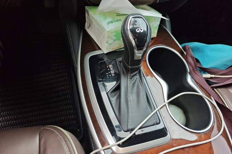 Used Infiniti QX60 2020 2.5 S/C Hybrid Two-Wheel-Drive Excellence Edition Gear Lever