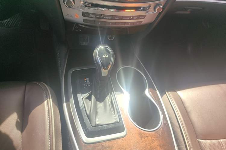Used Infiniti QX60 2020 2.5 S/C Hybrid Two-Wheel-Drive Excellence Edition Gear Lever
