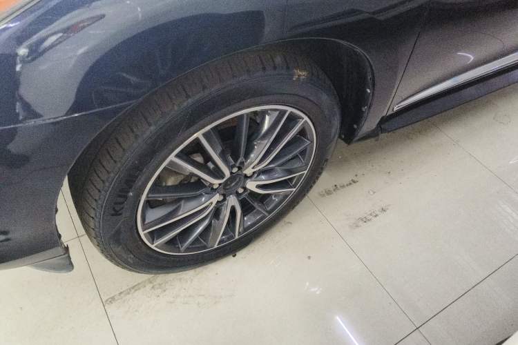 Used Infiniti QX60 2020 2.5 S/C Hybrid Two-Wheel-Drive Excellence Edition Left Front Wheel Hub