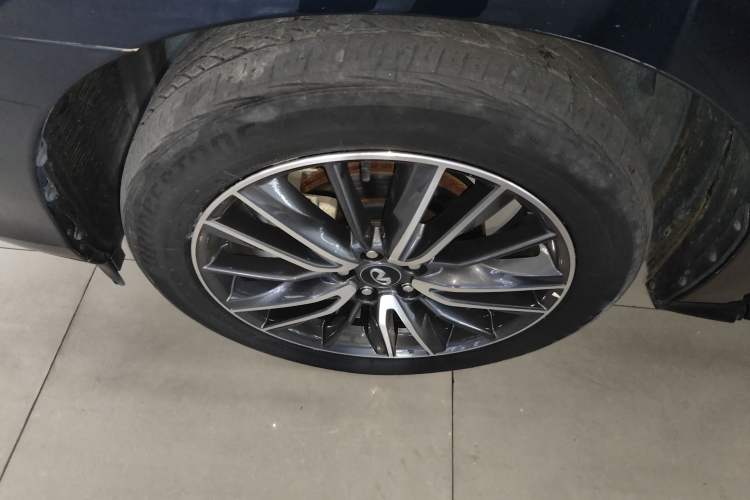 Used Infiniti QX60 2020 2.5 S/C Hybrid Two-Wheel-Drive Excellence Edition Left Front Wheel Hub