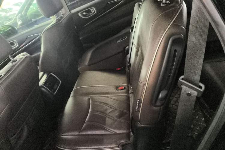 Used Infiniti QX60 2020 2.5 S/C Hybrid Two-Wheel-Drive Excellence Edition Left Rear Seat