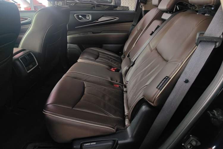 Used Infiniti QX60 2020 2.5 S/C Hybrid Two-Wheel-Drive Excellence Edition Left Rear Seat