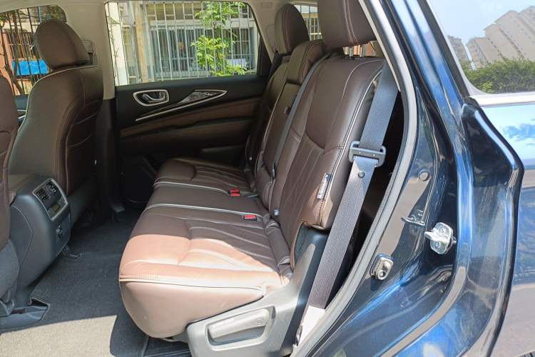 Used Infiniti QX60 2020 2.5 S/C Hybrid Two-Wheel-Drive Excellence Edition Left Rear Seat