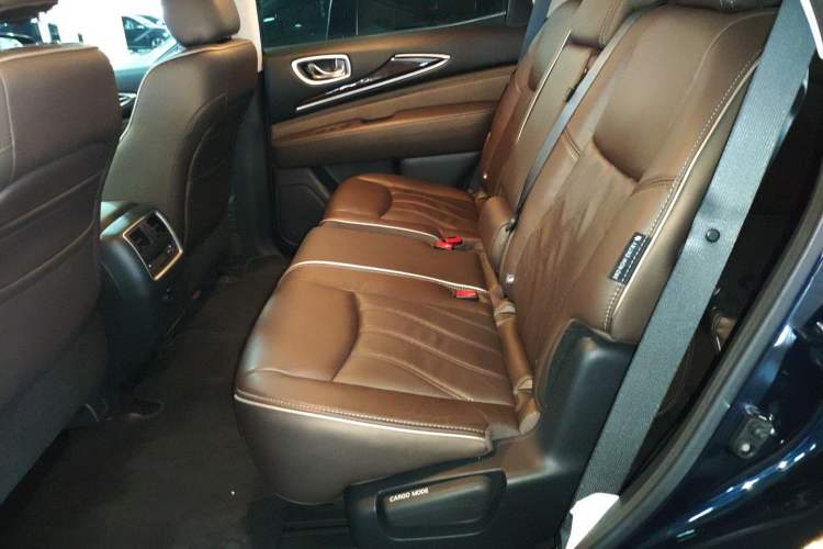 Used Infiniti QX60 2020 2.5 S/C Hybrid Two-Wheel-Drive Excellence Edition Left Rear Seat