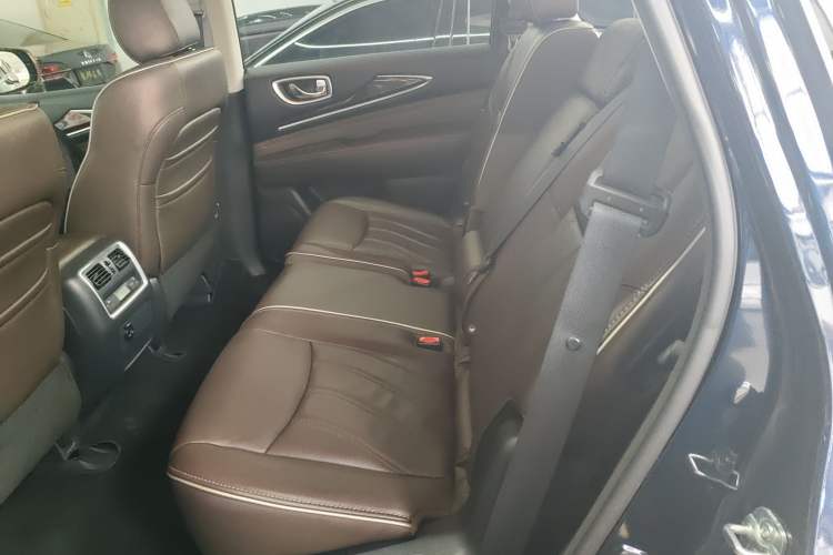 Used Infiniti QX60 2020 2.5 S/C Hybrid Two-Wheel-Drive Excellence Edition Left Rear Seat