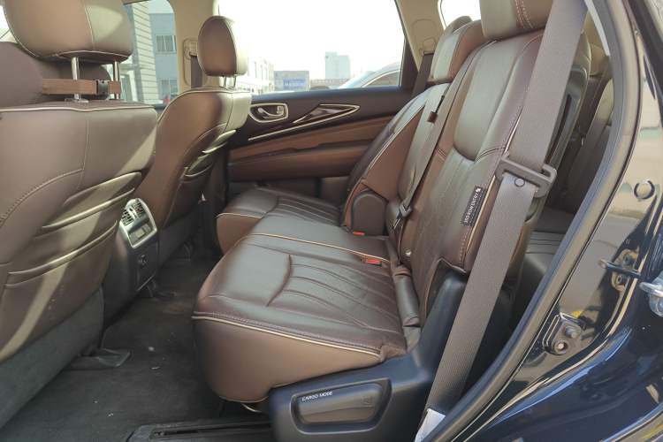 Used Infiniti QX60 2020 2.5 S/C Hybrid Two-Wheel-Drive Excellence Edition Left Rear Seat