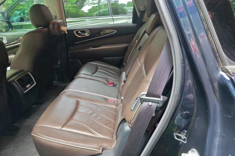 Used Infiniti QX60 2020 2.5 S/C Hybrid Two-Wheel-Drive Excellence Edition Left Rear Seat