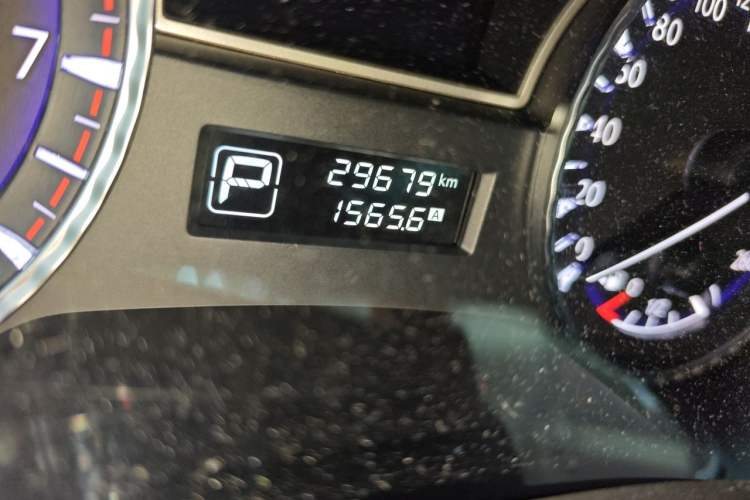 Used Infiniti QX60 2020 2.5 S/C Hybrid Two-Wheel-Drive Excellence Edition Odometer Close Up
