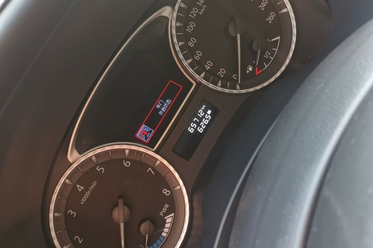 Used Infiniti QX60 2020 2.5 S/C Hybrid Two-Wheel-Drive Excellence Edition Odometer Close Up