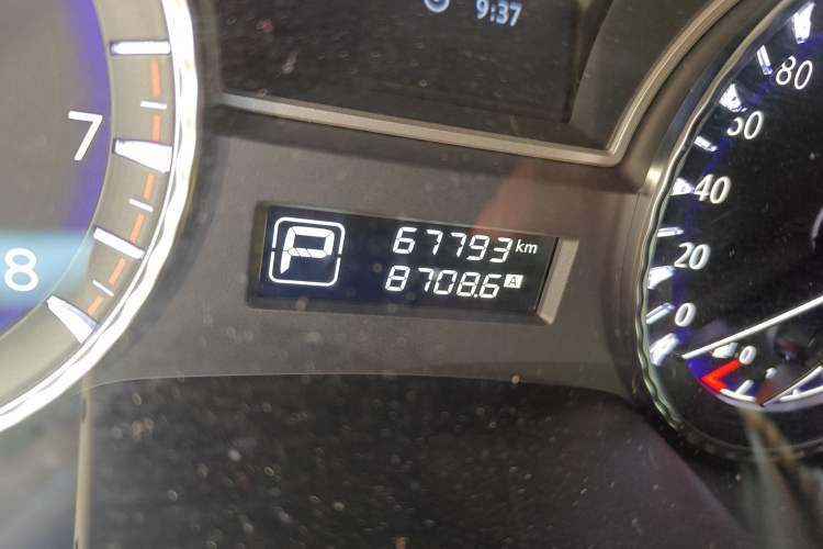 Used Infiniti QX60 2020 2.5 S/C Hybrid Two-Wheel-Drive Excellence Edition Odometer Close Up
