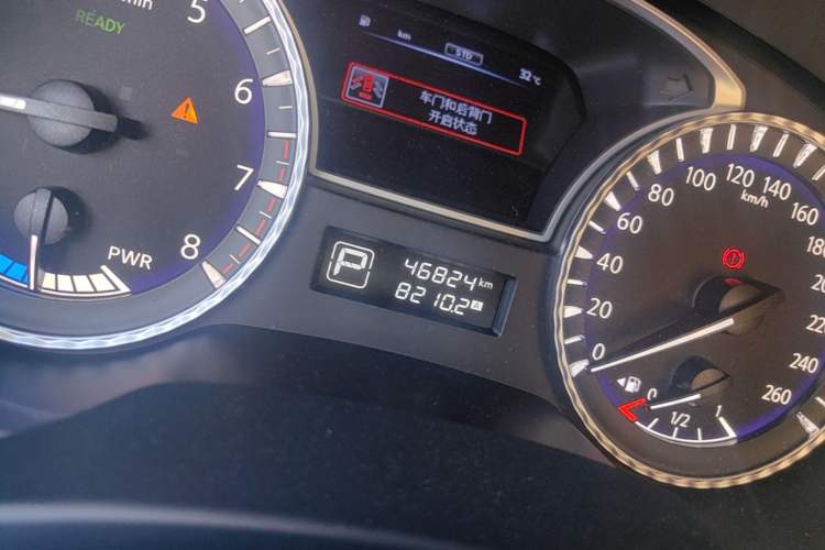 Used Infiniti QX60 2020 2.5 S/C Hybrid Two-Wheel-Drive Excellence Edition Odometer Close Up