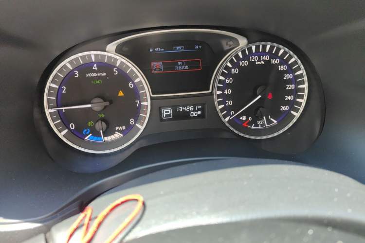 Used Infiniti QX60 2020 2.5 S/C Hybrid Two-Wheel-Drive Excellence Edition Odometer Close Up