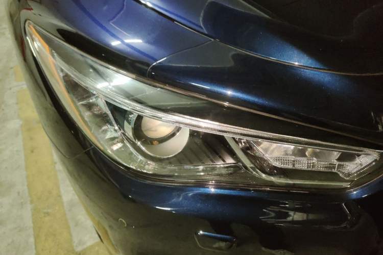 Used Infiniti QX60 2020 2.5 S/C Hybrid All-Wheel-Drive Versatile Edition Right Front Headlight
