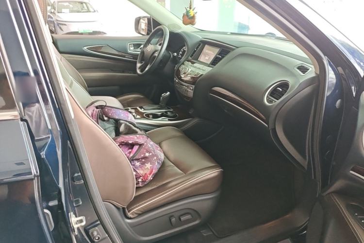 Used Infiniti QX60 2020 2.5 S/C Hybrid Two-Wheel-Drive Excellence Edition Right Front Seat