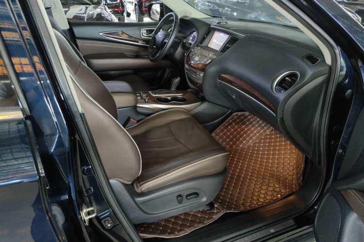 Used Infiniti QX60 2020 2.5 S/C Hybrid Two-Wheel-Drive Excellence Edition Right Front Seat