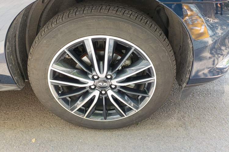 Used Infiniti QX60 2020 2.5 S/C Hybrid Two-Wheel-Drive Excellence Edition Right Front Wheel Hub