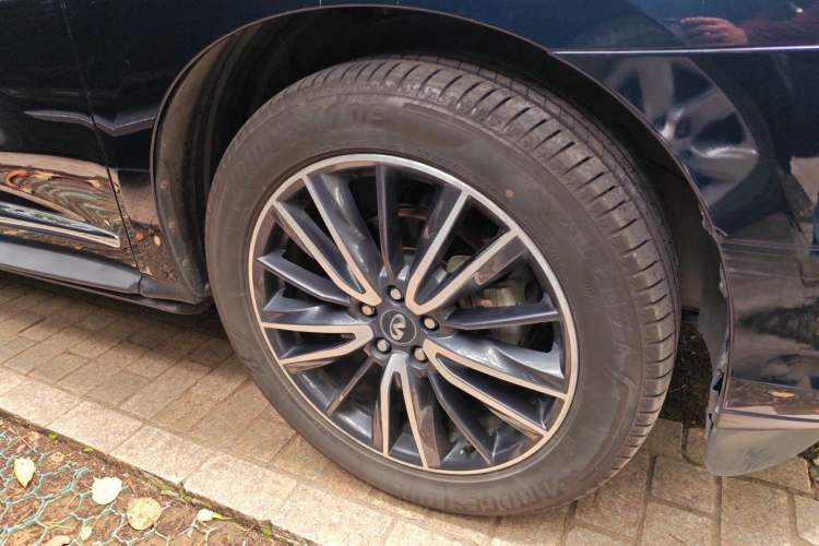 Used Infiniti QX60 2020 2.5 S/C Hybrid Two-Wheel-Drive Excellence Edition Right Front Wheel Hub