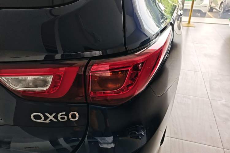 Used Infiniti QX60 2020 2.5 S/C Hybrid Two-Wheel-Drive Excellence Edition Right Rear Taillight