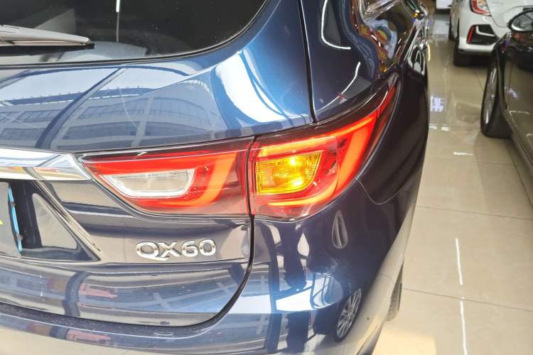 Used Infiniti QX60 2020 2.5 S/C Hybrid Two-Wheel-Drive Excellence Edition Right Rear Taillight