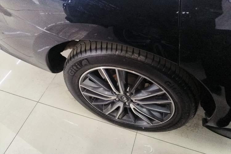 Used Infiniti QX60 2020 2.5 S/C Hybrid Two-Wheel-Drive Excellence Edition Right Rear Wheel Hub