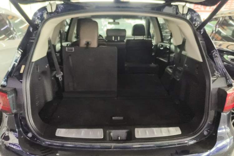 Used Infiniti QX60 2020 2.5 S/C Hybrid Two-Wheel-Drive Excellence Edition Trunk