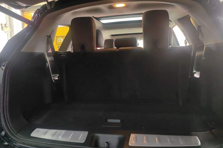Used Infiniti QX60 2020 2.5 S/C Hybrid Two-Wheel-Drive Excellence Edition Trunk