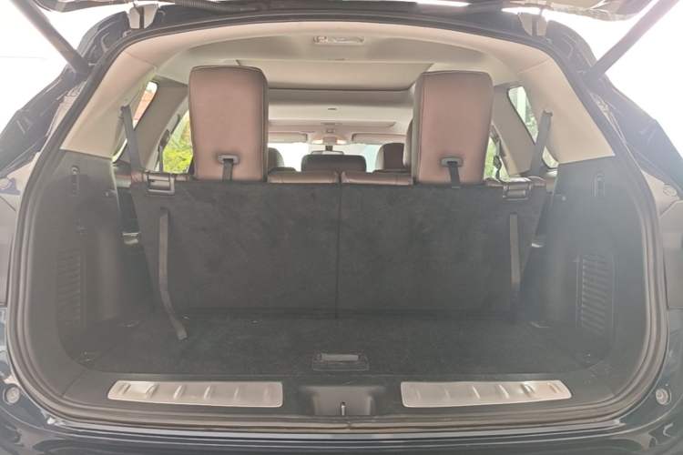 Used Infiniti QX60 2020 2.5 S/C Hybrid Two-Wheel-Drive Excellence Edition Trunk