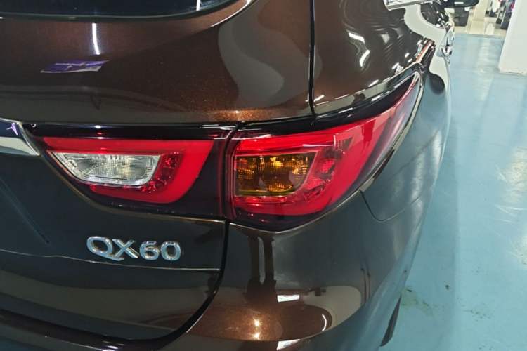 Used Infiniti QX60 2020 2.5 S/C Hybrid Two-Wheel-Drive Excellence Edition Right Rear Taillight