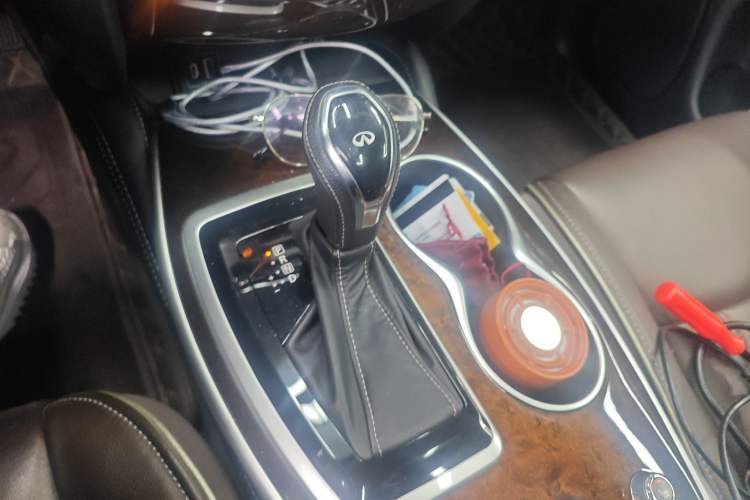 Used Infiniti QX60 2020 2.5 S/C Hybrid Two-Wheel-Drive Excellence Edition Gear Lever