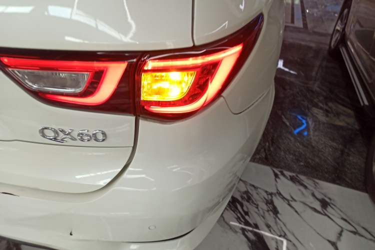 Used Infiniti QX60 2020 2.5 S/C Hybrid Two-Wheel-Drive Excellence Edition Exterior 6