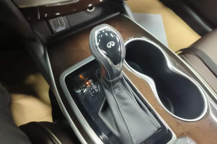 Used Infiniti QX60 2020 2.5 S/C Hybrid Two-Wheel-Drive Excellence Edition Gear Lever