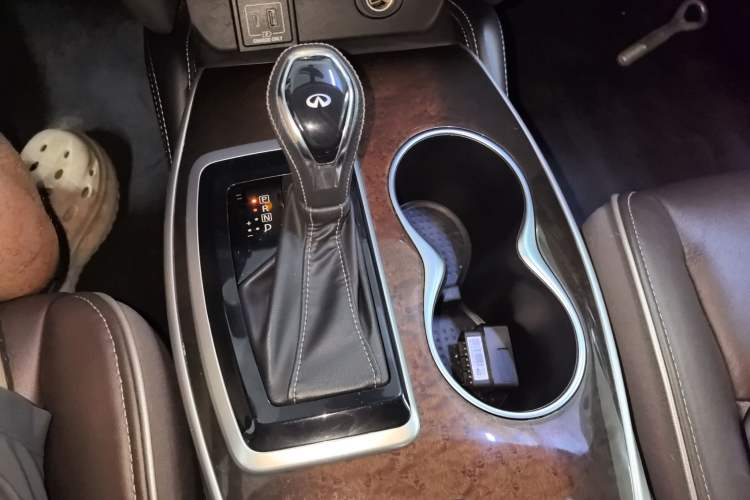 Used Infiniti QX60 2020 2.5 S/C Hybrid Two-Wheel-Drive Excellence Edition Gear Lever