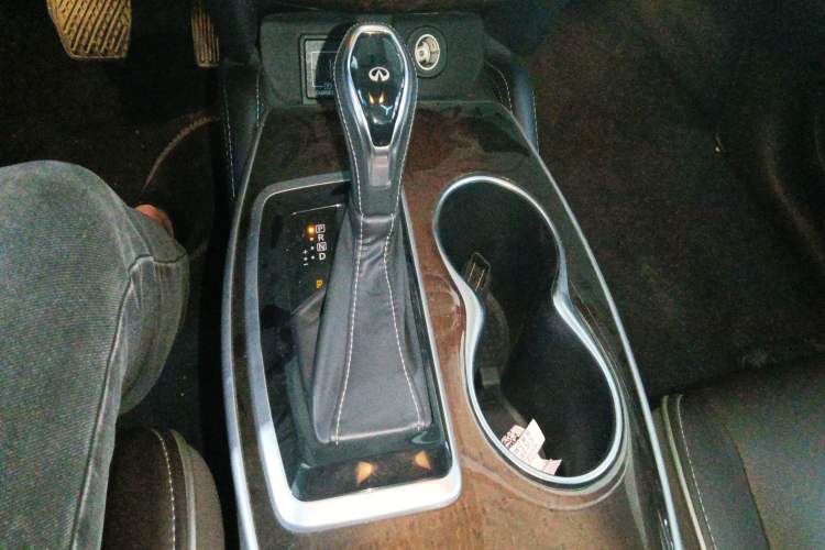 Used Infiniti QX60 2020 2.5 S/C Hybrid Two-Wheel-Drive Excellence Edition Gear Lever
