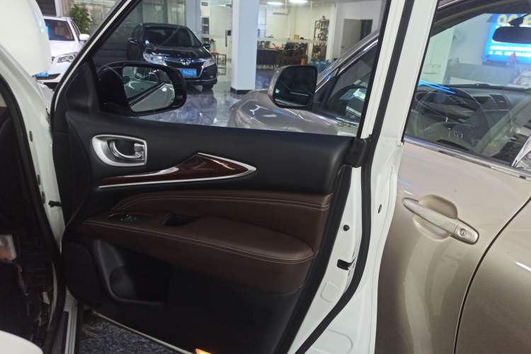 Used Infiniti QX60 2020 2.5 S/C Hybrid Two-Wheel-Drive Excellence Edition Interior 5
