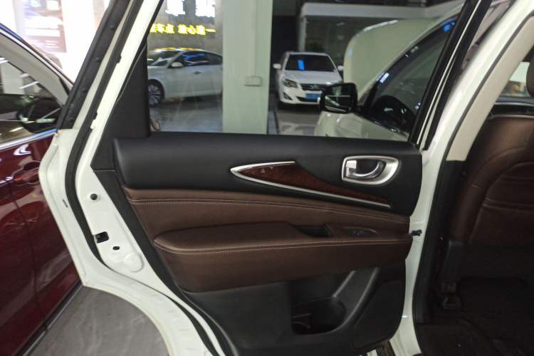 Used Infiniti QX60 2020 2.5 S/C Hybrid Two-Wheel-Drive Excellence Edition Interior 8