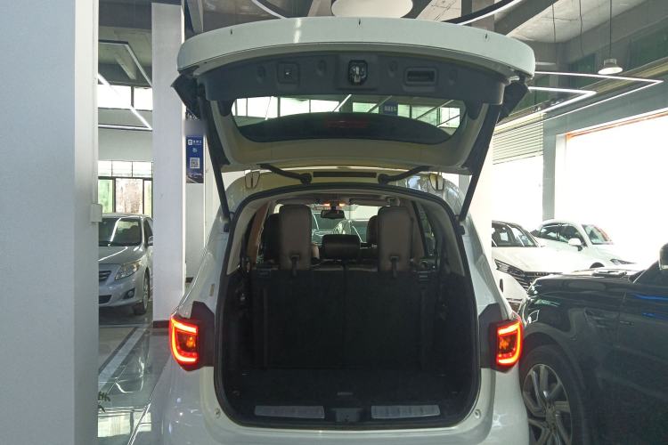 Used Infiniti QX60 2020 2.5 S/C Hybrid Two-Wheel-Drive Excellence Edition Trunk