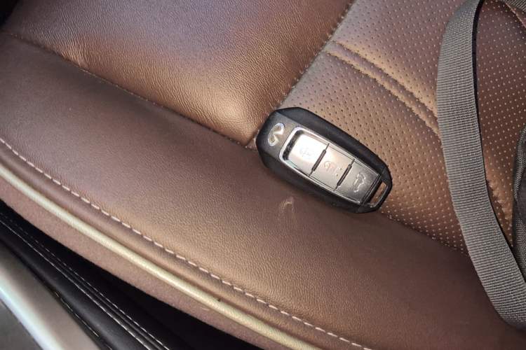 Used Infiniti QX60 2020 2.5 S/C Hybrid Two-Wheel-Drive Excellence Edition Vehicle Key