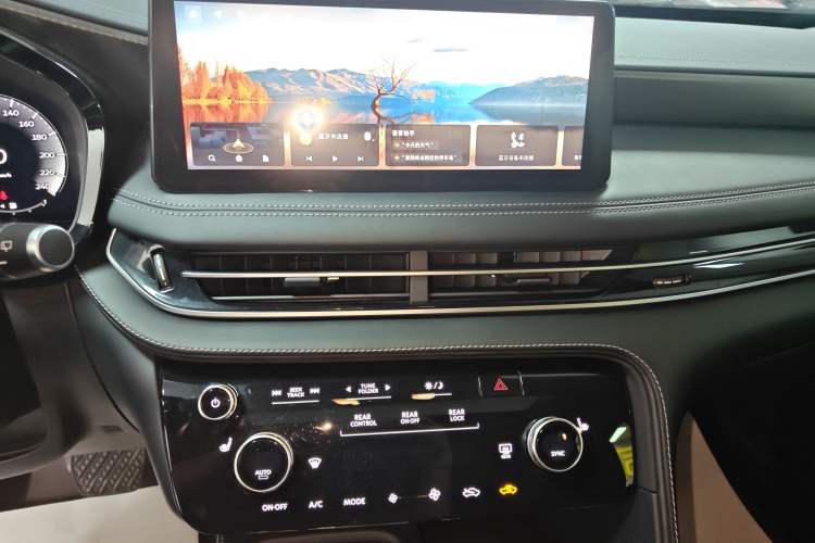 Used Infiniti QX60 2022 2.0T Four-Wheel Drive Excellence Edition Audio And AC Panel