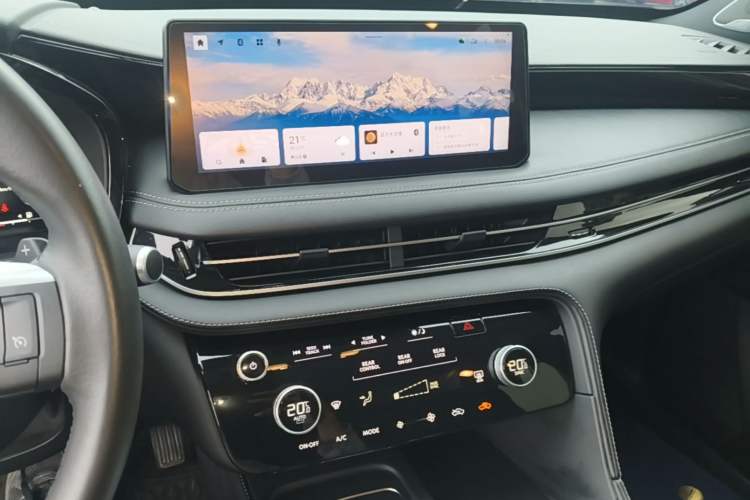 Used Infiniti QX60 2022 2.0T Elegant Edition Audio And AC Panel
