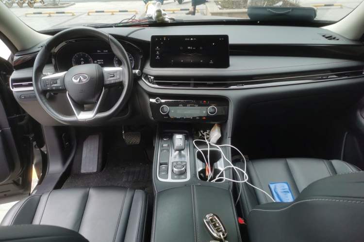 Used Infiniti QX60 2022 2.0T Comfort Edition Center Console