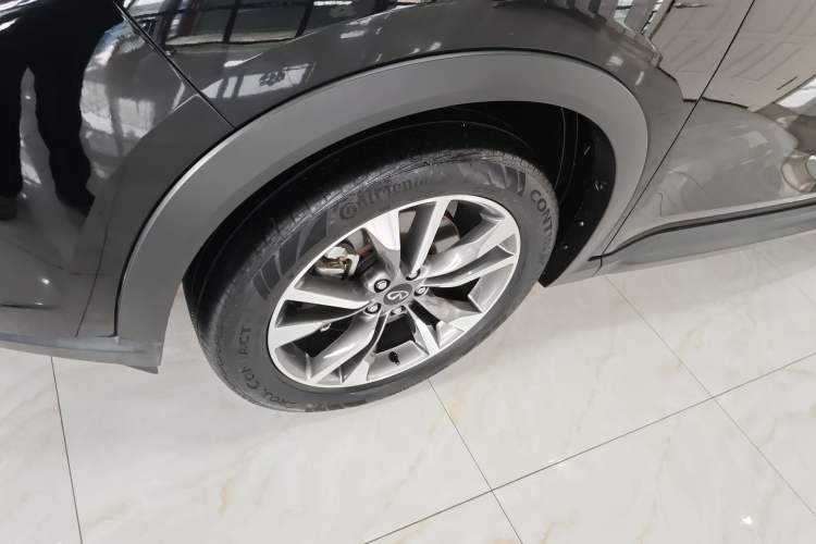 Used Infiniti QX60 2022 2.0T Four-Wheel Drive Excellence Edition Left Front Wheel Hub