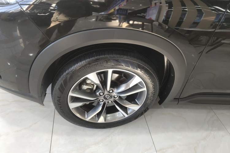 Used Infiniti QX60 2022 2.0T Four-Wheel Drive Excellence Edition Left Front Wheel Hub