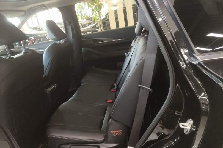 Used Infiniti QX60 2022 2.0T Four-Wheel Drive Excellence Edition Left Rear Seat