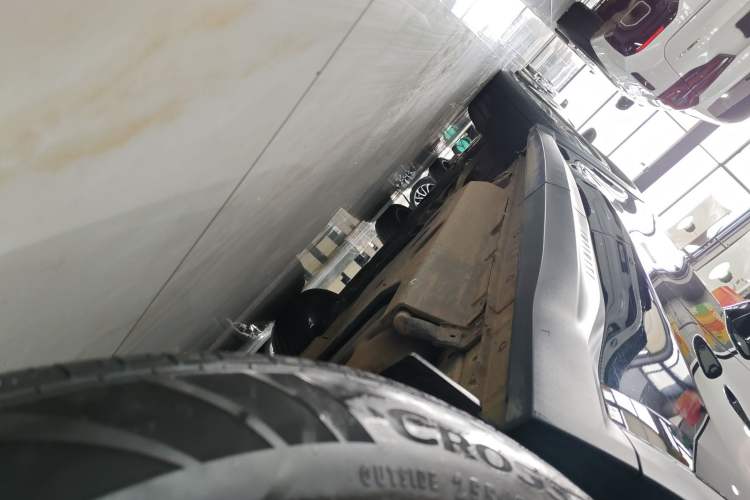 Used Infiniti QX60 2022 2.0T Four-Wheel Drive Excellence Edition Left Side Sill