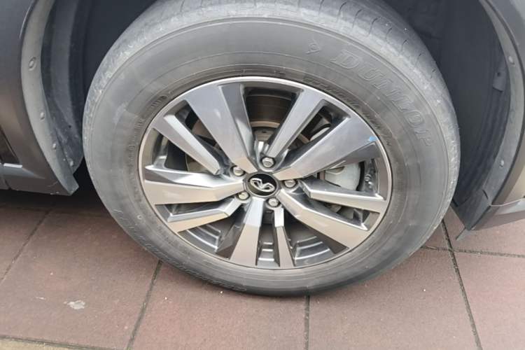 Used Infiniti QX60 2022 2.0T Elegant Edition Right Front Wheel Hub