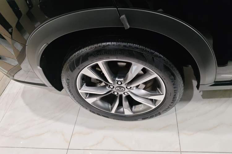 Used Infiniti QX60 2022 2.0T Four-Wheel Drive Excellence Edition Right Rear Wheel Hub